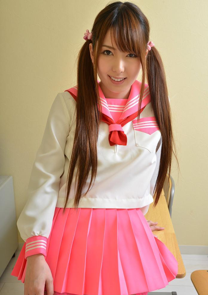 yui-hatano-sexy-hot-schoolgirl-696x1024